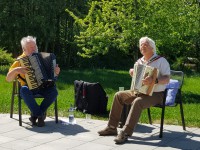 Musikalische Abwechslung f&uuml;r Heimbewohner in der Coronazeit