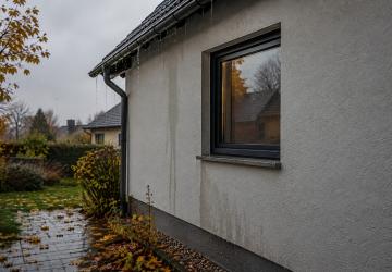 Wenn der Regen kommt: Was Wandanschl&uuml;sse, Fensterbleche und Fassade im Herbst brauchen