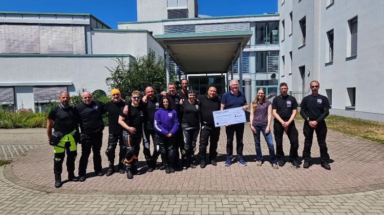30 Motorr&auml;der, ein Ziel &ndash; Benefizfahrt bringt 2.100 &euro; f&uuml;r kranke Kinder