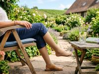 Kompressionstherapie bei Hitze: Praktische L&ouml;sungen f&uuml;r die warme Jahreszeit