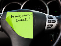 Fr&uuml;hjahrscheck f&uuml;rs Auto: So starten Sie fit in die warme Jahreszeit