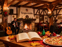 Literatur und Musik im Holzwurm: AutorenNetzwerk pr&auml;sentiert Herbst- und Weihnachtsprogramm